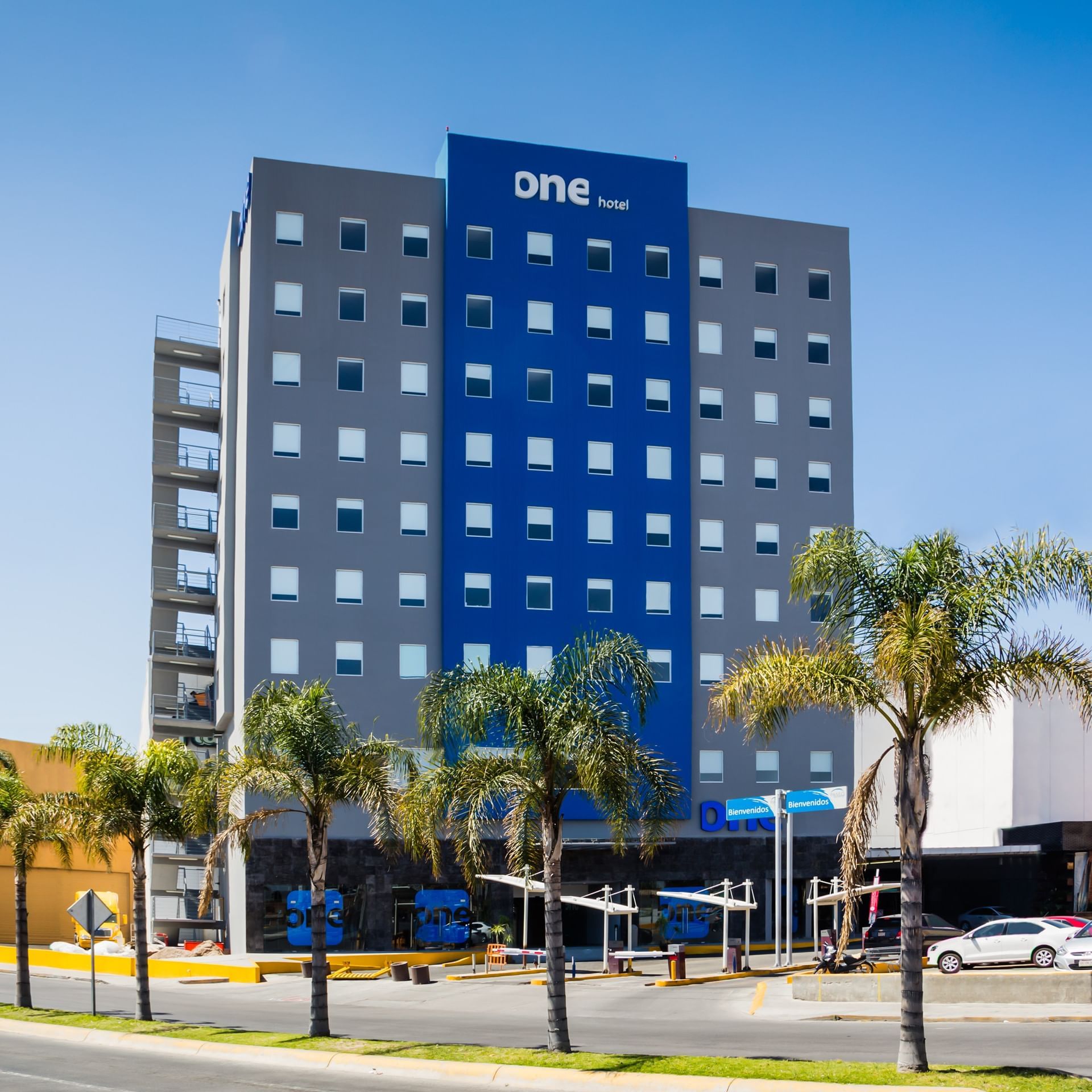 Edificio del Hotel One Durango